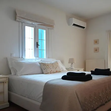 בית נופש Gtk Santorini House פריבולוס